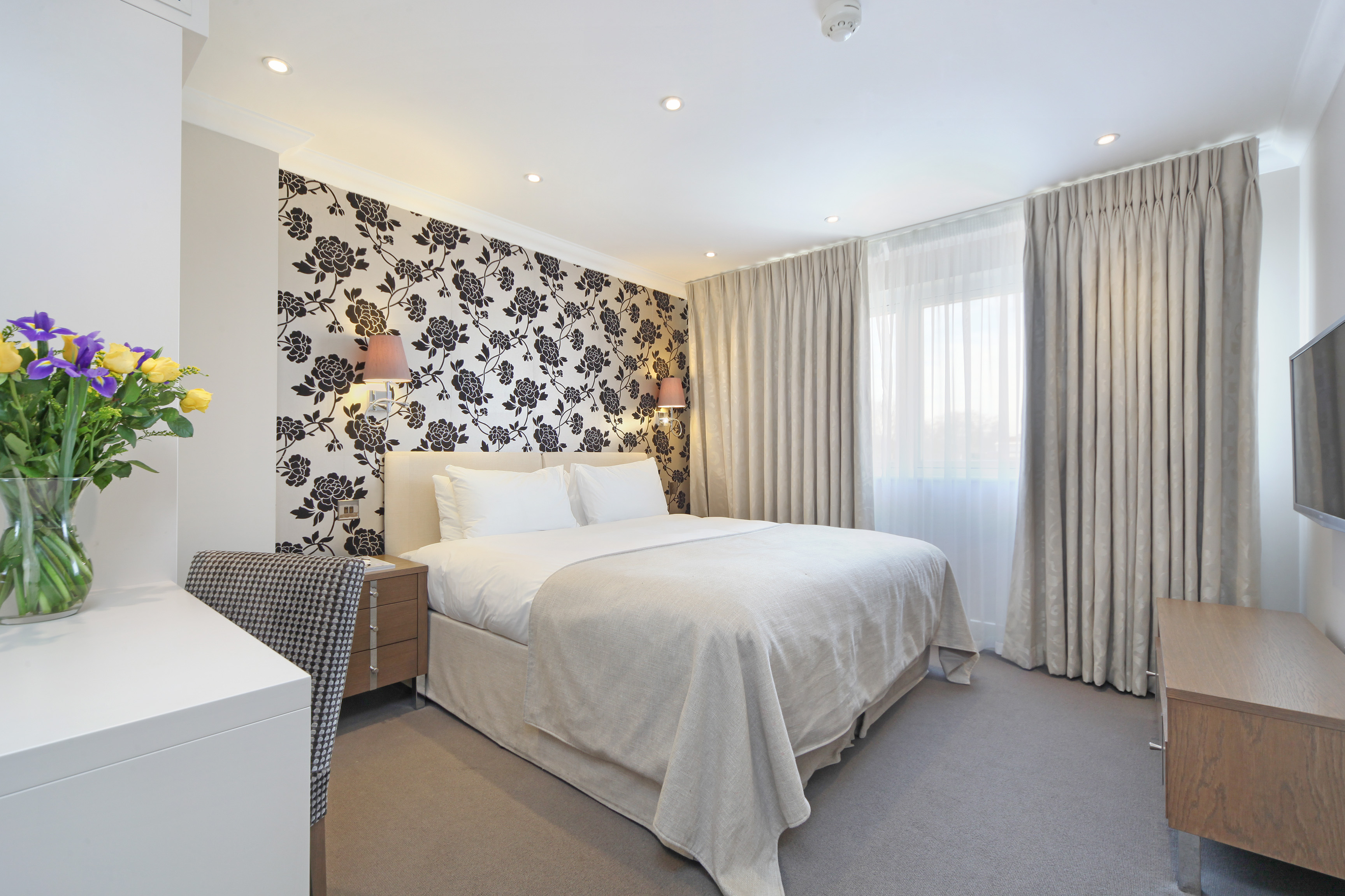 Room at Ashburn Court, LONDON