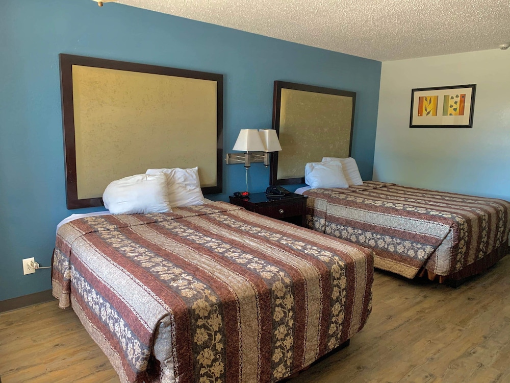 Best Price Motel & Suites 29/56