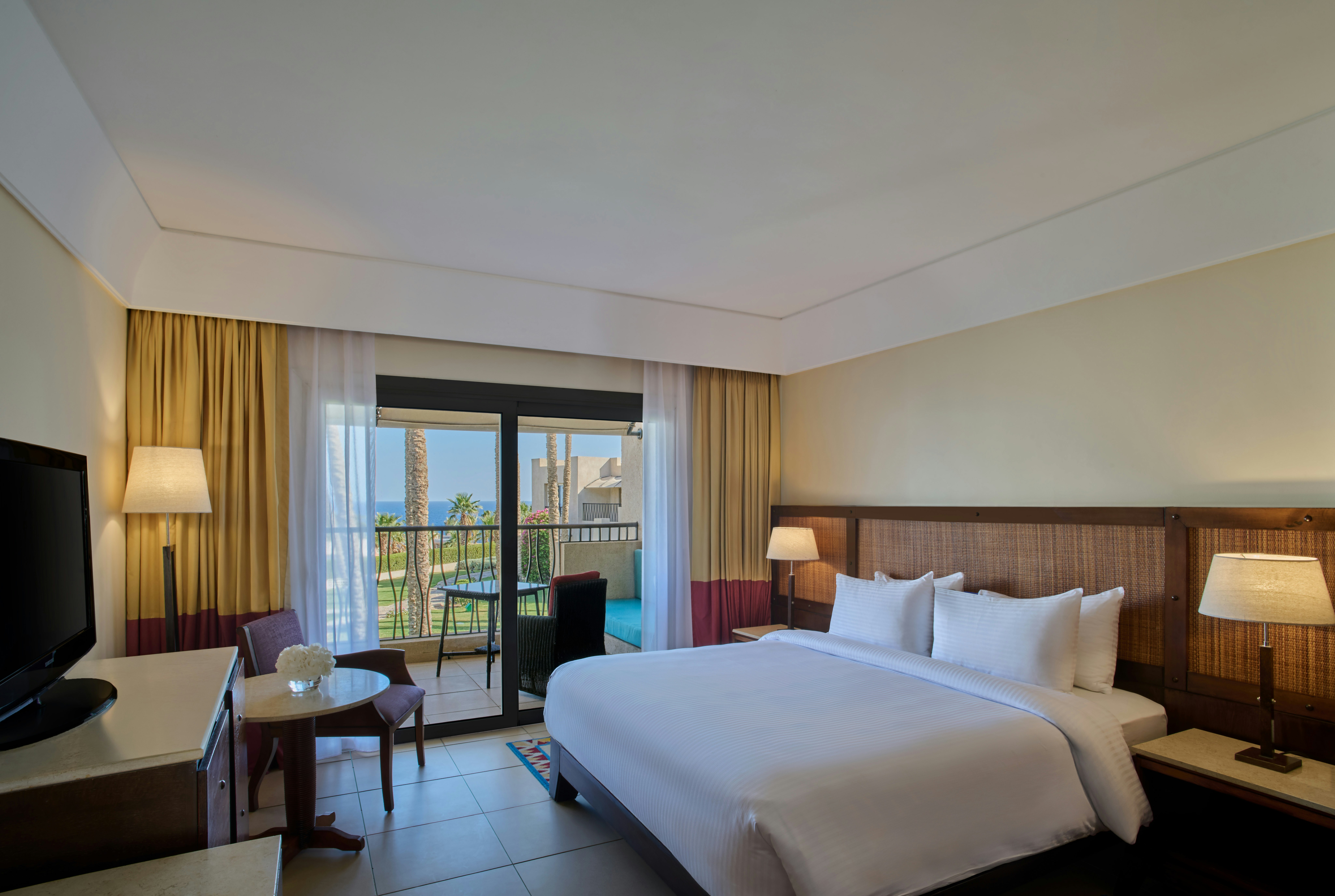 ROOM, KING BED, SEA VIEW