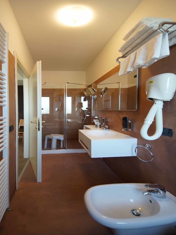Hotel Clarin 14 By Dori 64/67