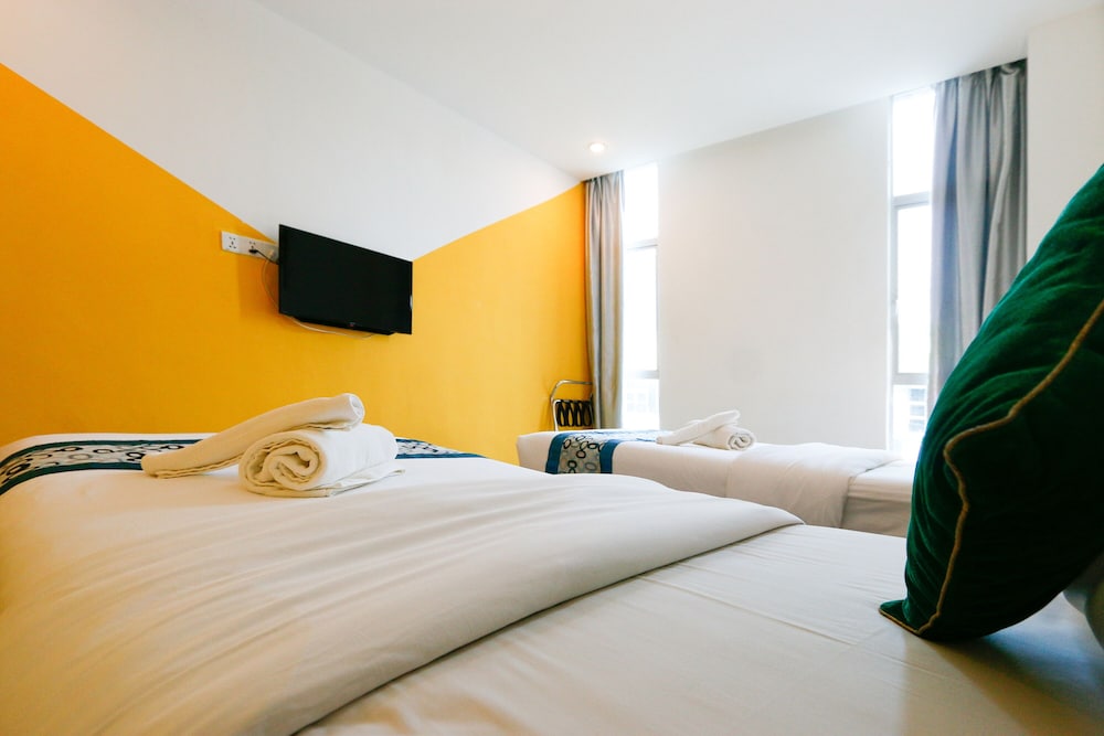 Swing & Pillows at Golden Roof Hotel Ampang, Ipoh 42/62