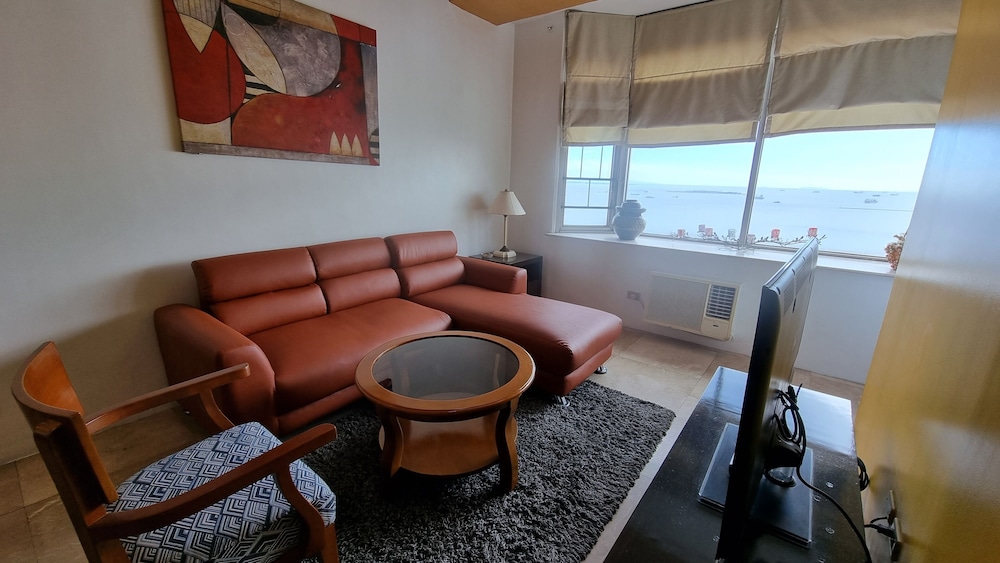 Amazing Marina Residential Suites 28/50