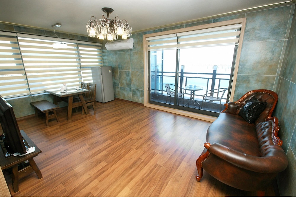 Busan Chaeum Pension 35/50