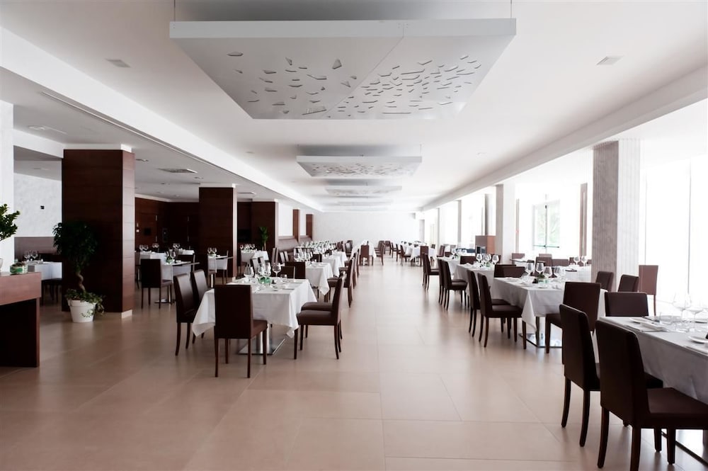 Vea Resort Hotel 52/63