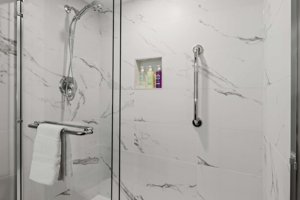 Best Western Premier Calgary Plaza Hotel and Conference Centre 17/65