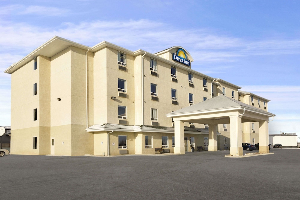 Days Inn by Wyndham Moose Jaw 1/18