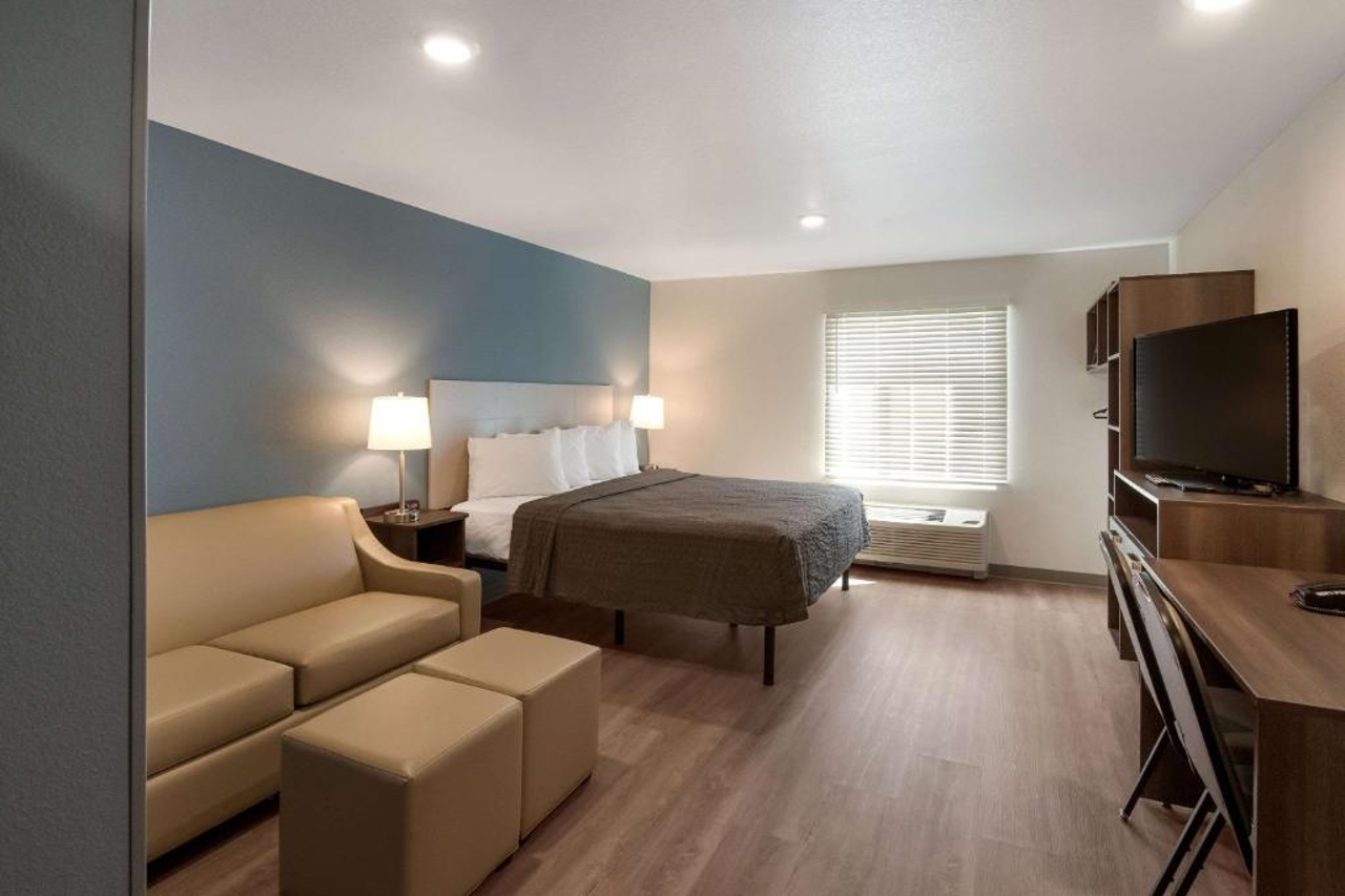 WoodSpring Suites Colorado Springs North - Air Force Academy 21/27