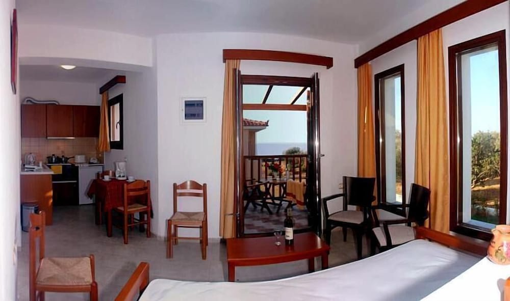 Kyma Hotel 44/67