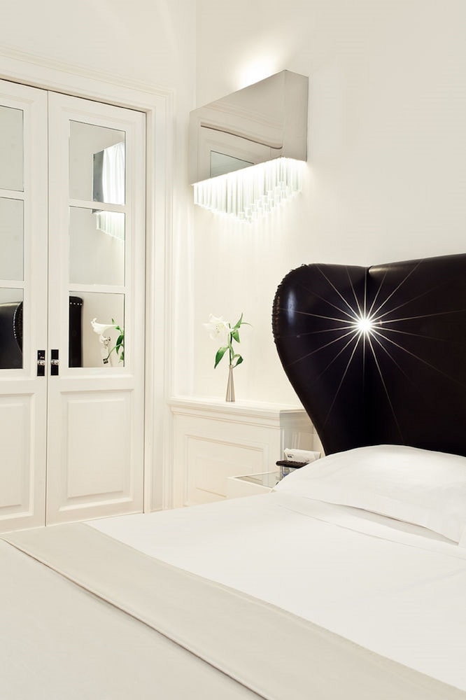 Isa Hotel 27/58