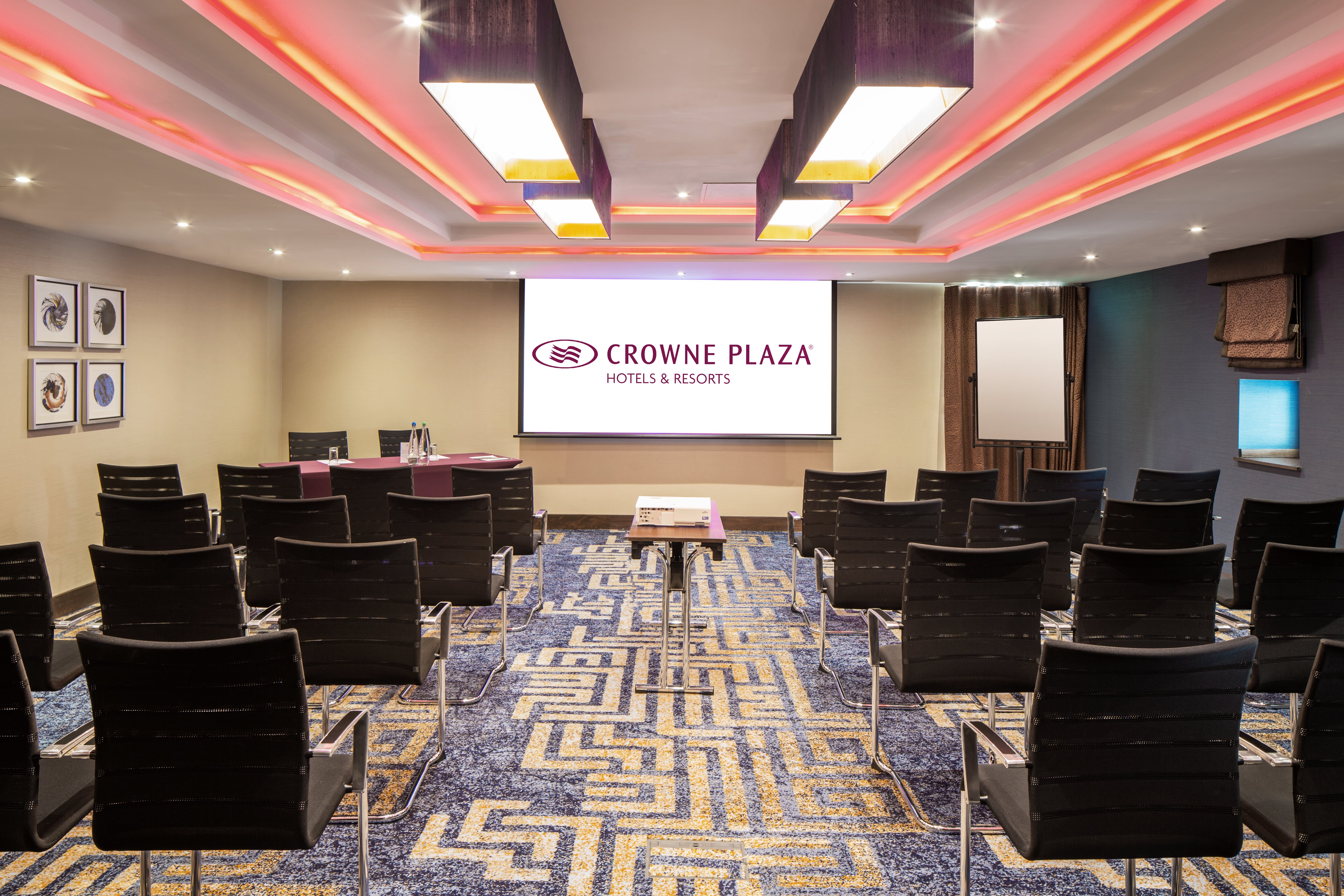 Crowne Plaza London Gatwick Airport 72/83