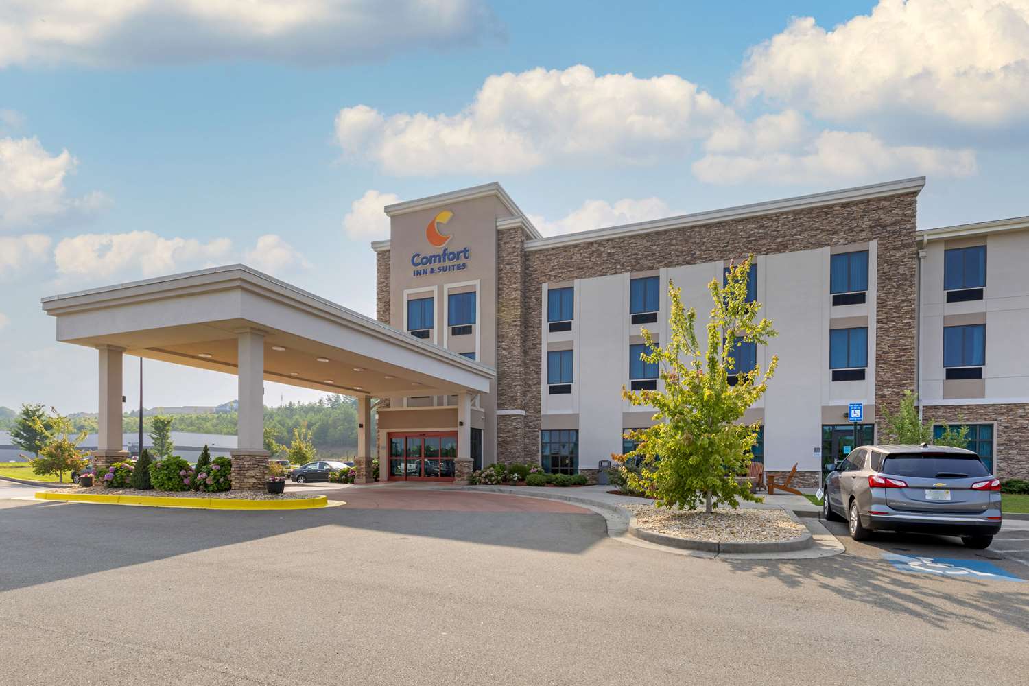 Comfort Inn & Suites East Ellijay, GA 38/41