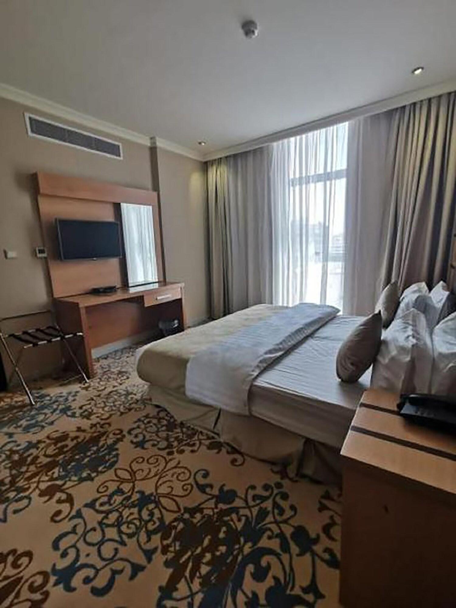 فندق أوزون(Ozone hotel) 7/21