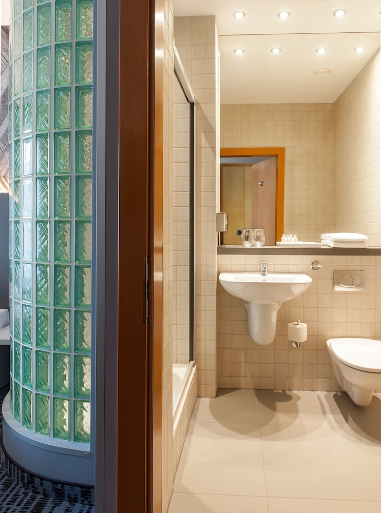 Hotel Villa Park Med Spa 8/58