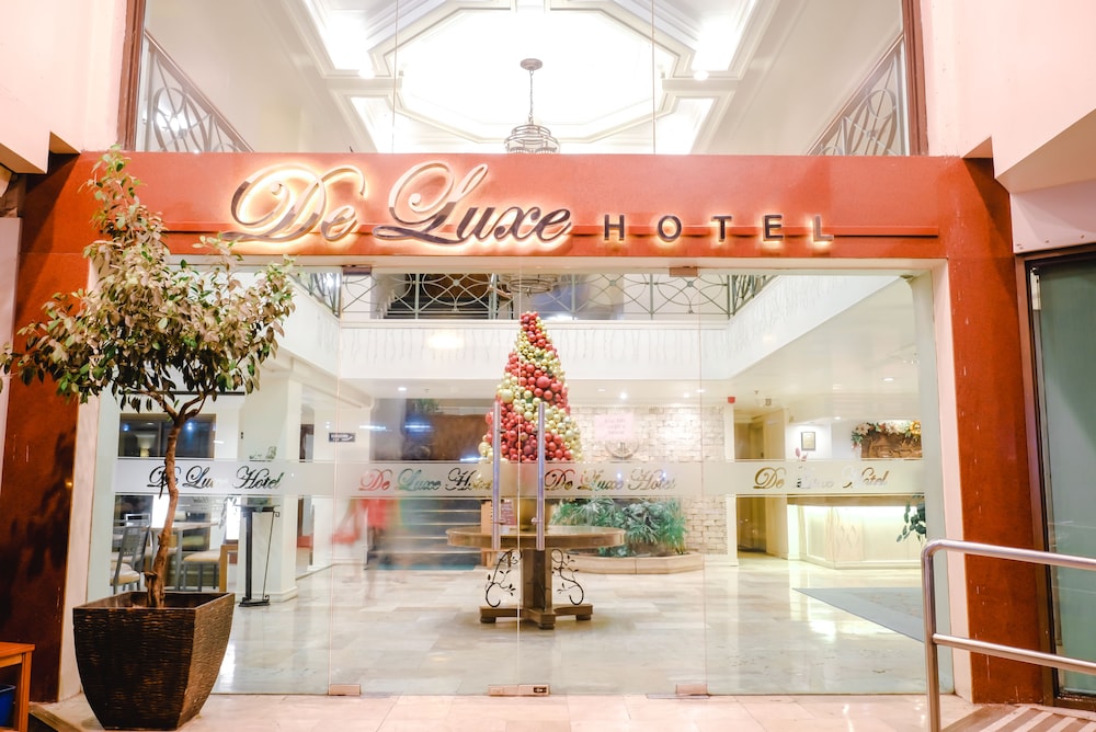 De Luxe Hotel 5/40