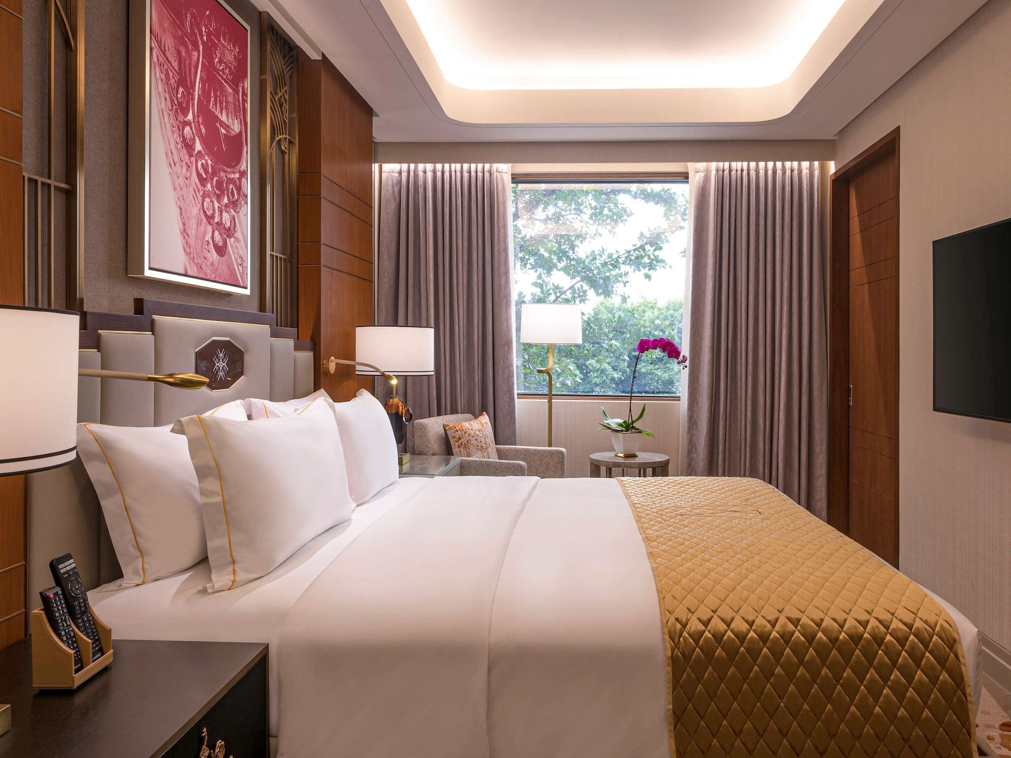 Executive, Suite, King Bed, Bay View, Club Lounge Access