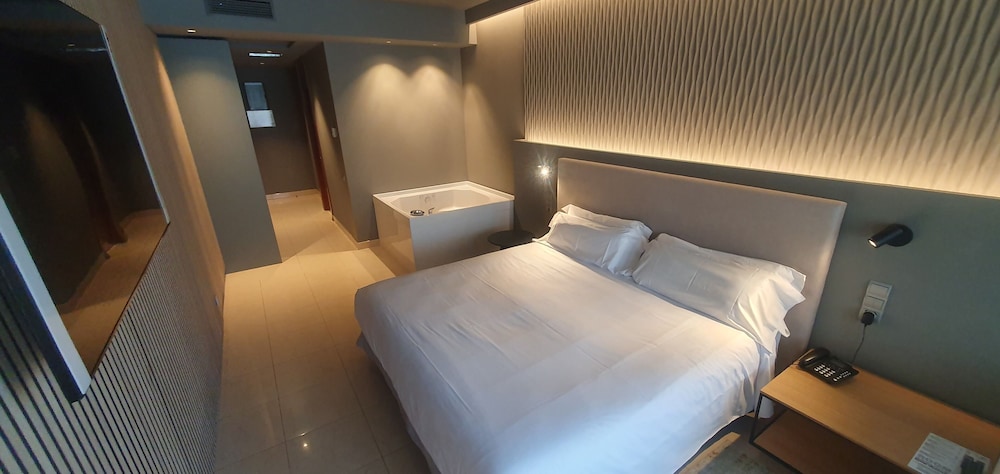 Deluxe, King Bed, Sea View, Adult Only, Pool Access