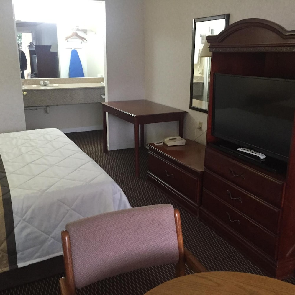 Econo Lodge Calhoun North Damascus 20/41