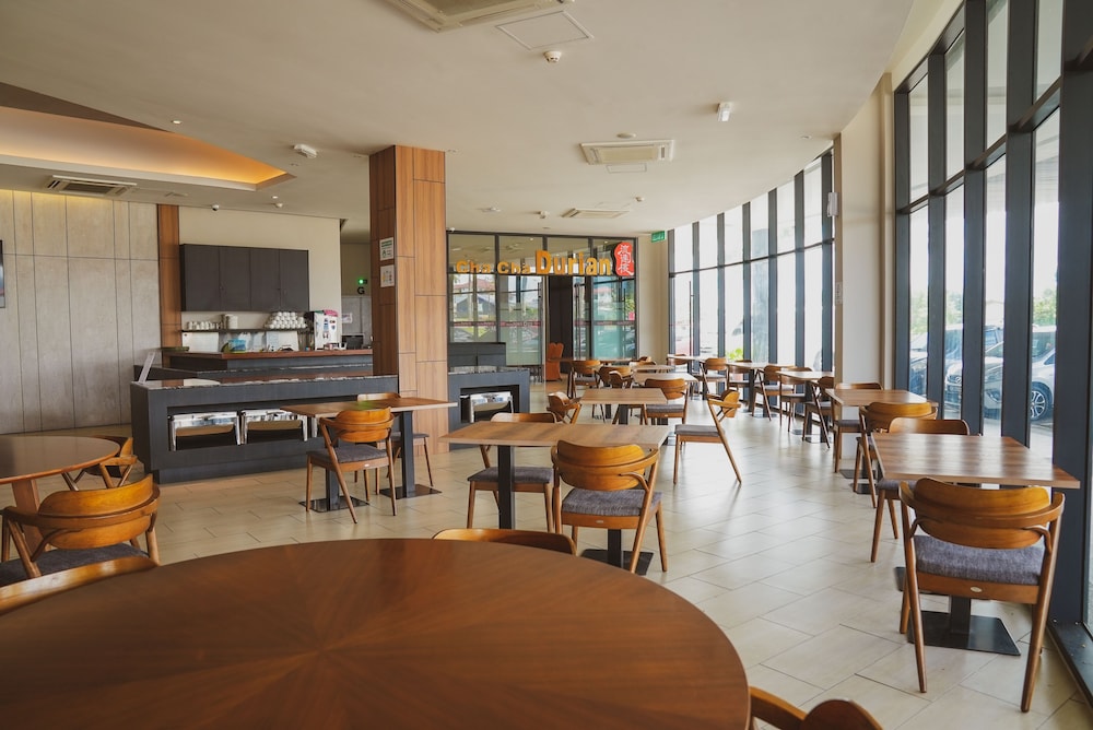 Roxy Hotel Serian 31/40