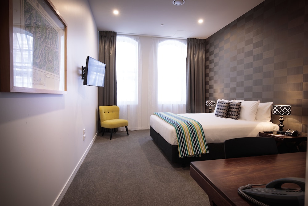 MAYFAIR, SUITE