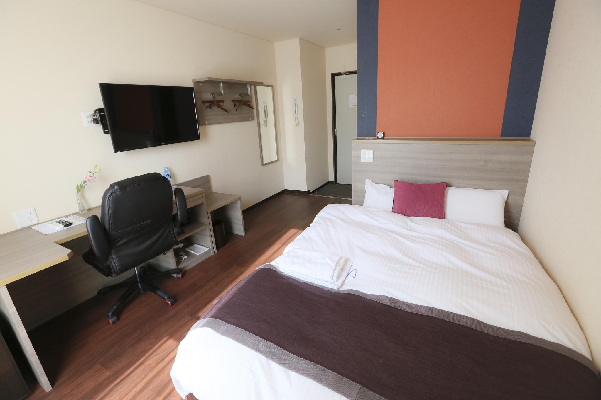 Business Hotel Shirasagi 10/14