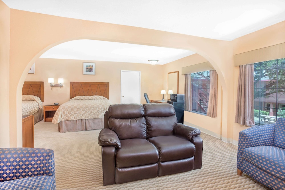 Super 8 By Wyndham San Angelo 9/12