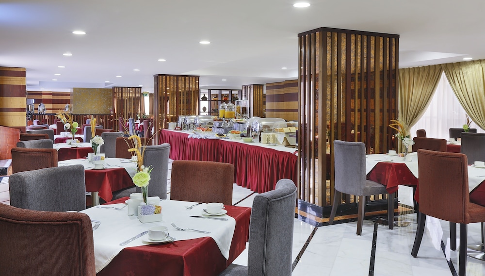 restaurant cafeteria