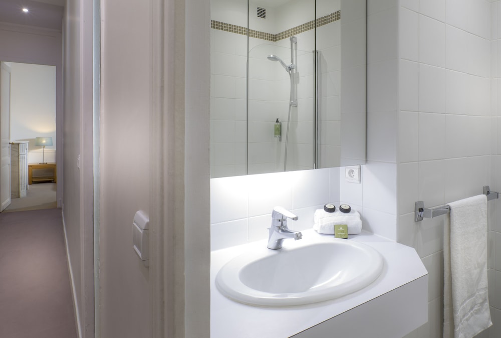 3 BEDROOMS, CLASSIC, APARTMENT, 2 BATHROOMS