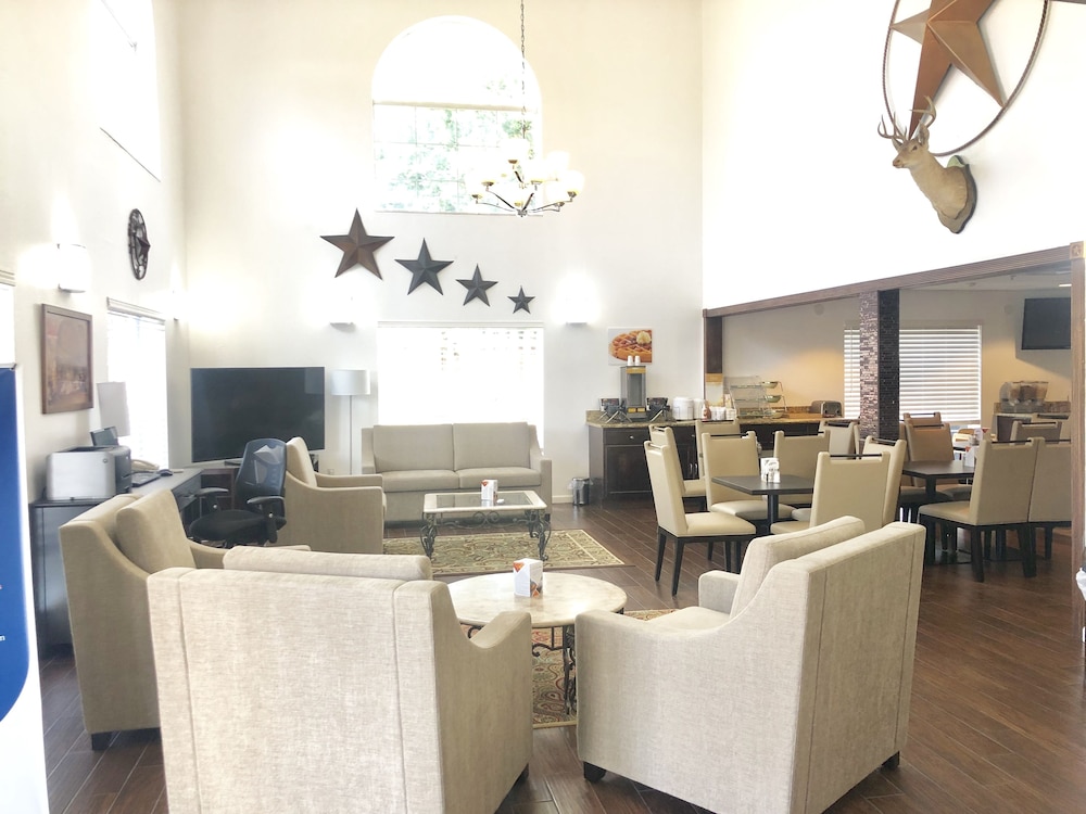 Quality Inn & Suites Kerville, TX 37/41