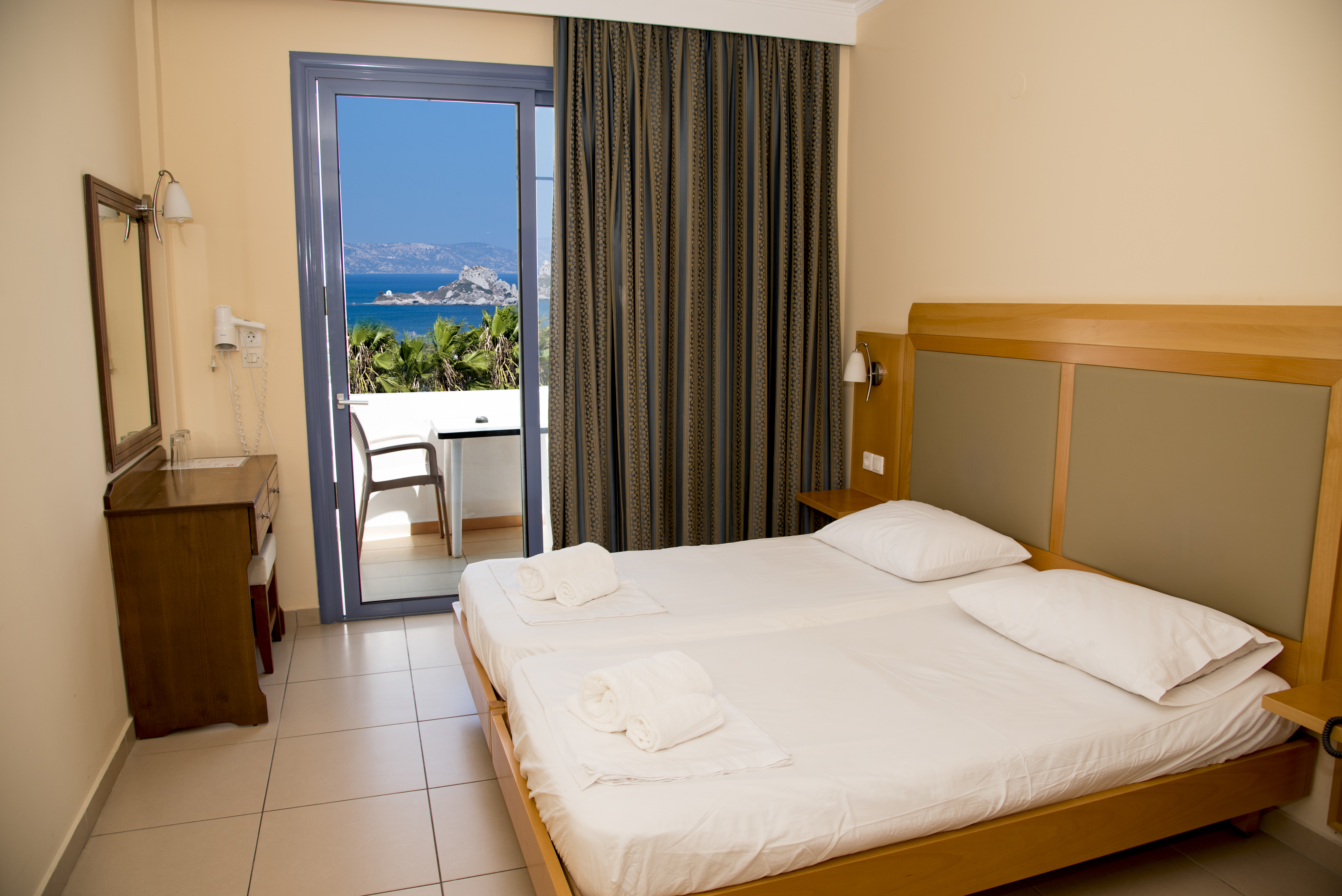 DOUBLE ROOM SEA VIEW (RB)