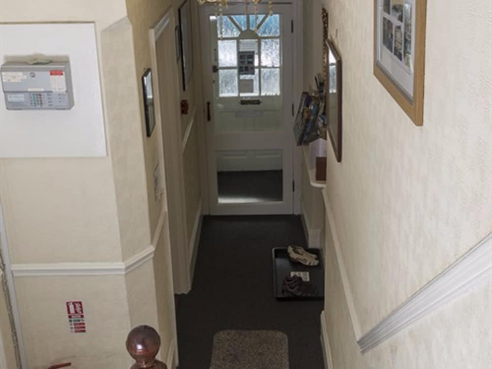 The Firs Guest House 33/45