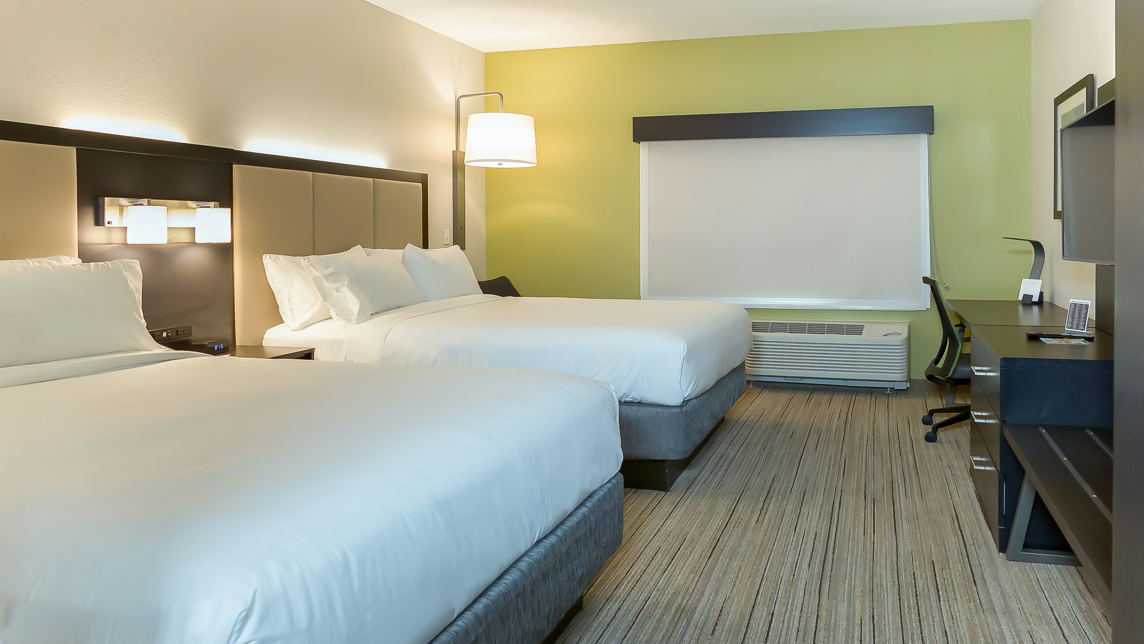 Holiday Inn Express Suites Tampa East Ybor City 20/56