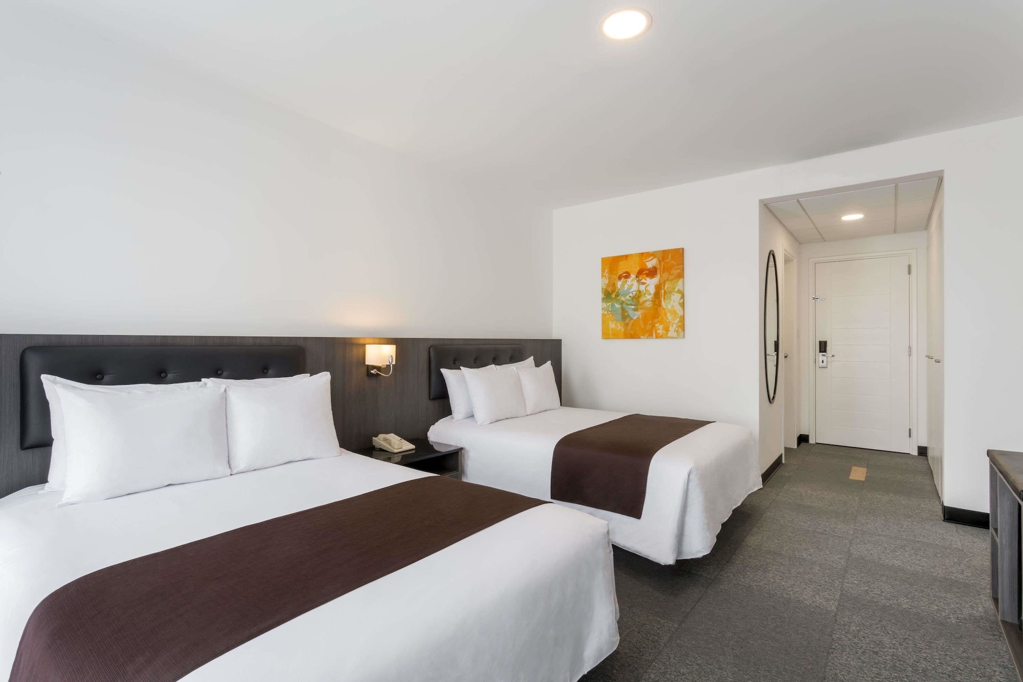 STANDARD, 2 DOUBLE BEDS