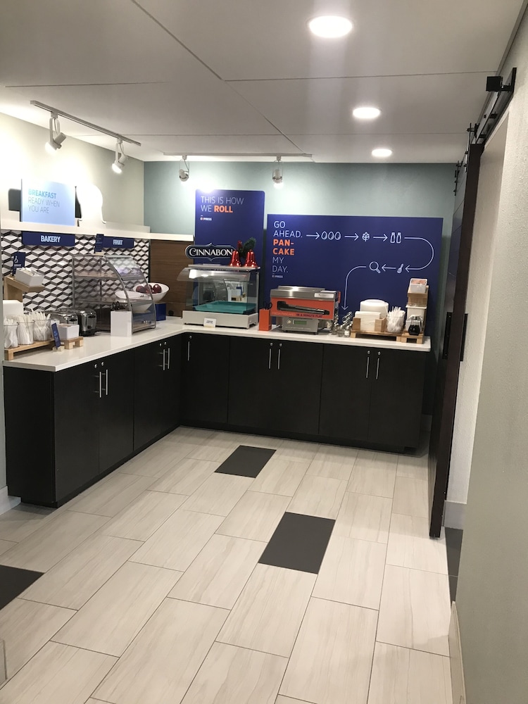 Holiday Inn Express Allentown North 4/62