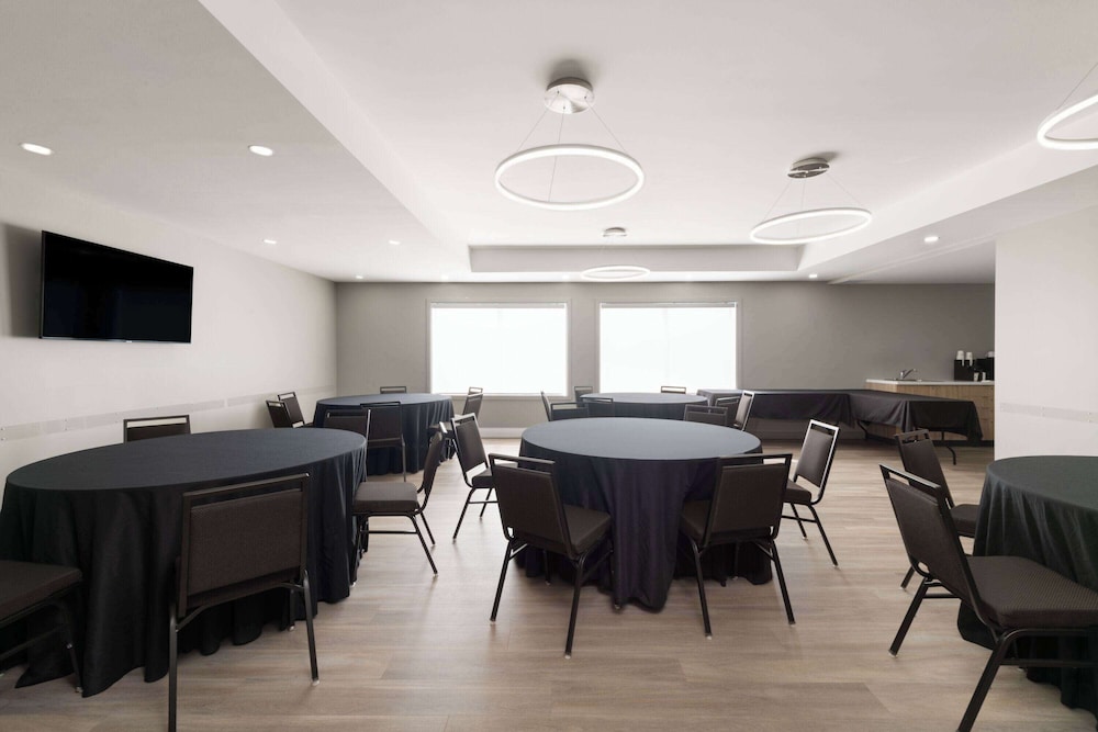 Microtel by Wyndham Lachute 23/30