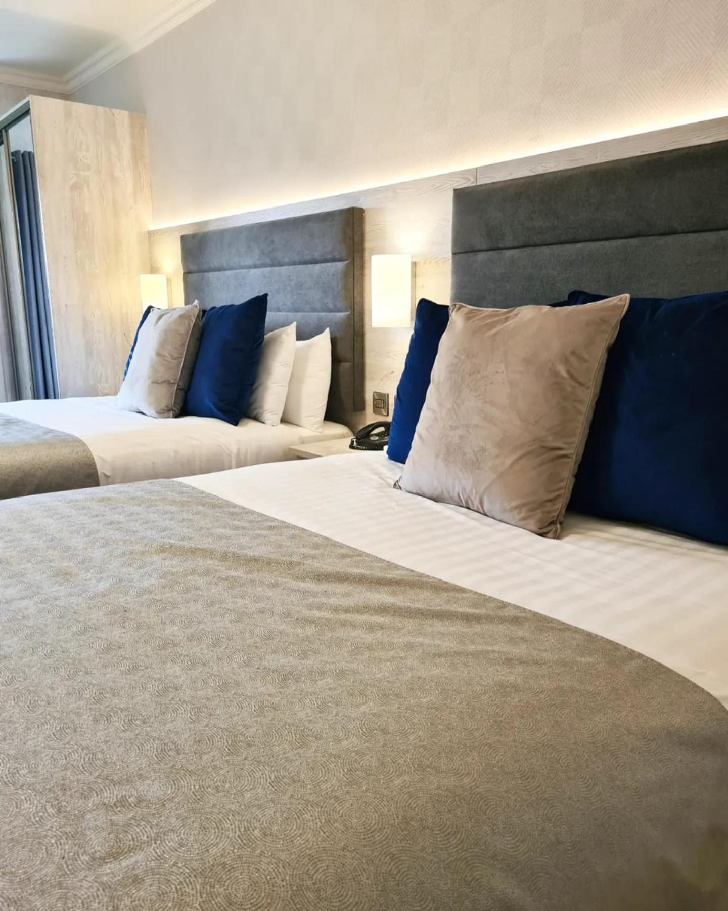 Executive, Twin Beds, MILL PARK HOTEL 3/5