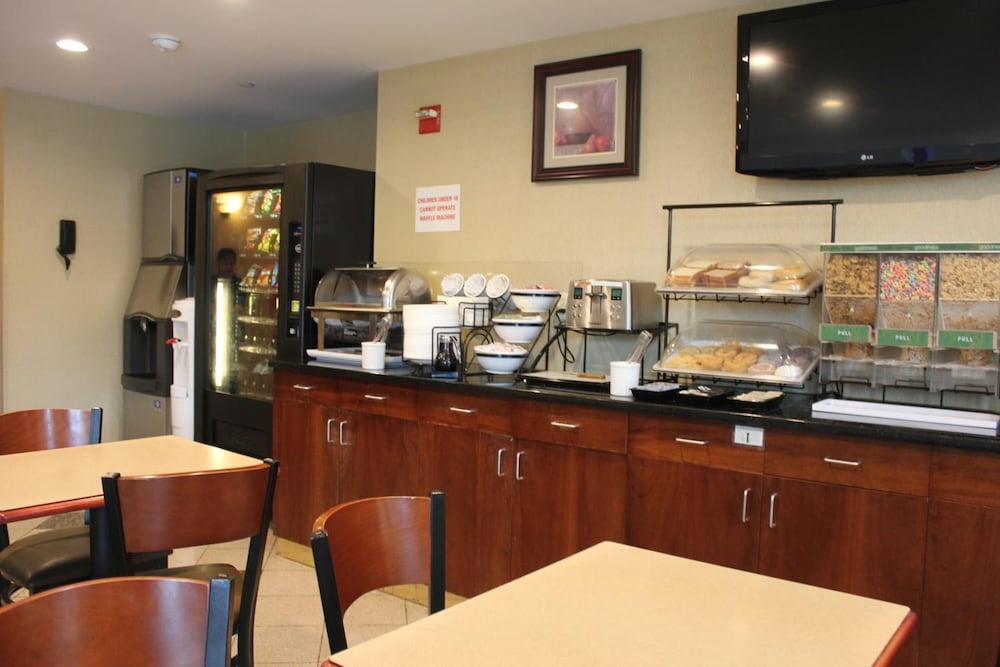 Comfort Inn Bellerose 34/46