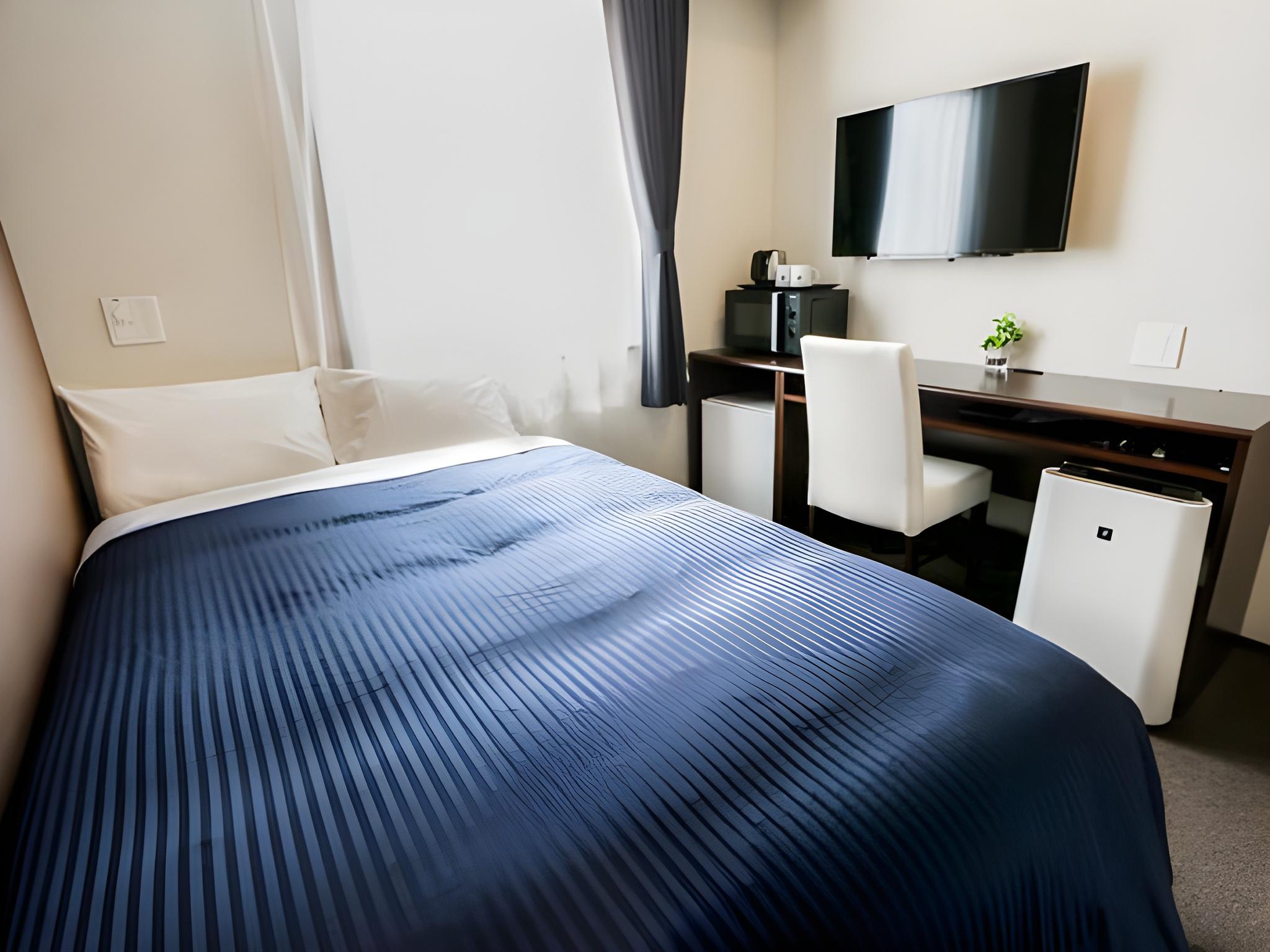 Room, Single, Semi Double Bed, Smoking
