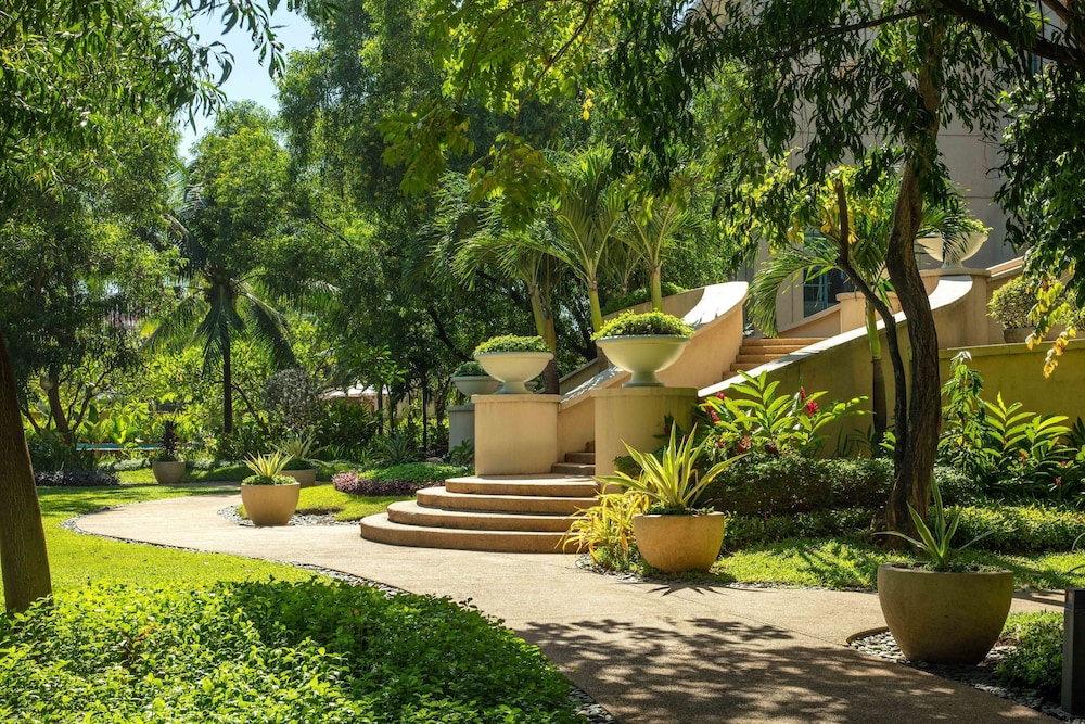 Radisson Blu Hotel Cebu 69/73