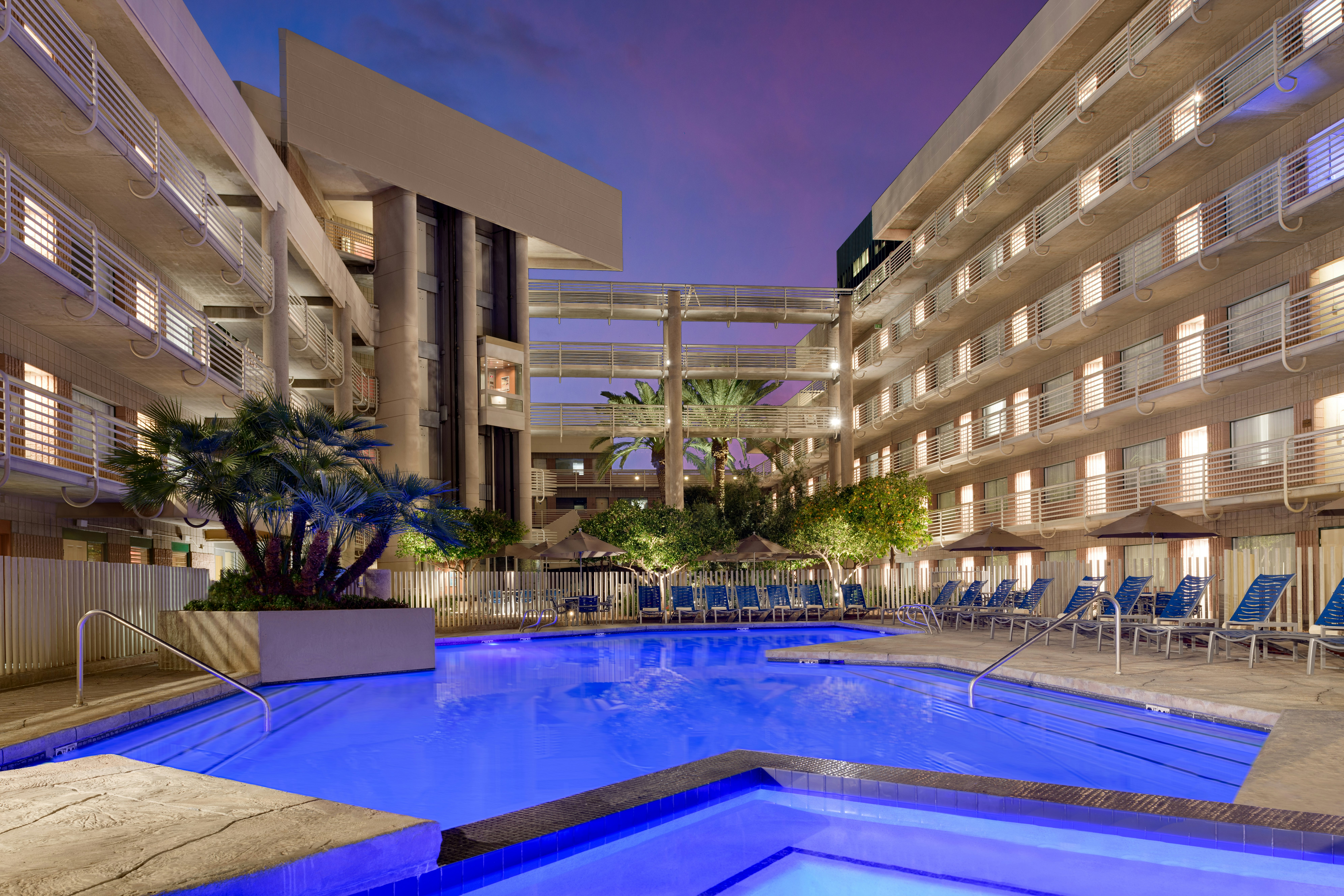 DoubleTree Suites by Hilton Hotel Phoenix 9/38