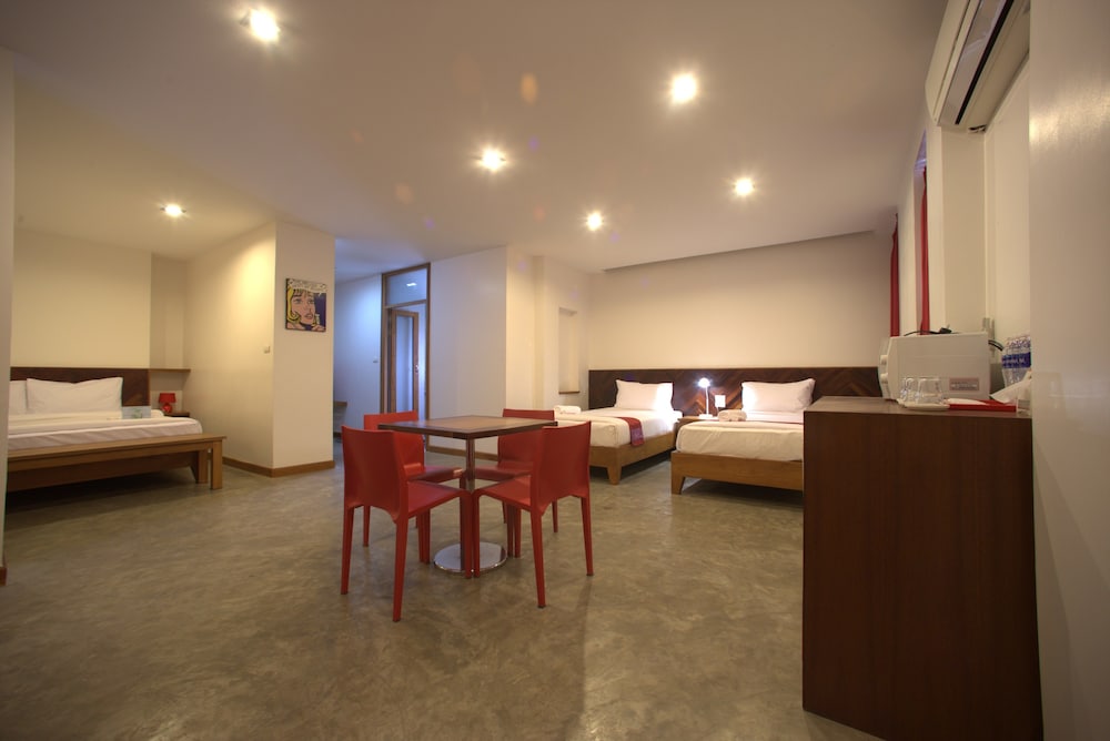 J2 Hotel 28/44