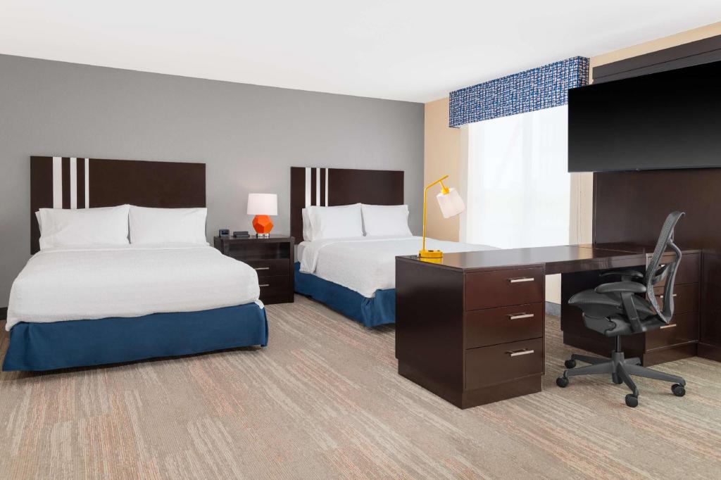 STUDIO, 2 QUEEN BEDS, SOFA, ACCESSIBLE