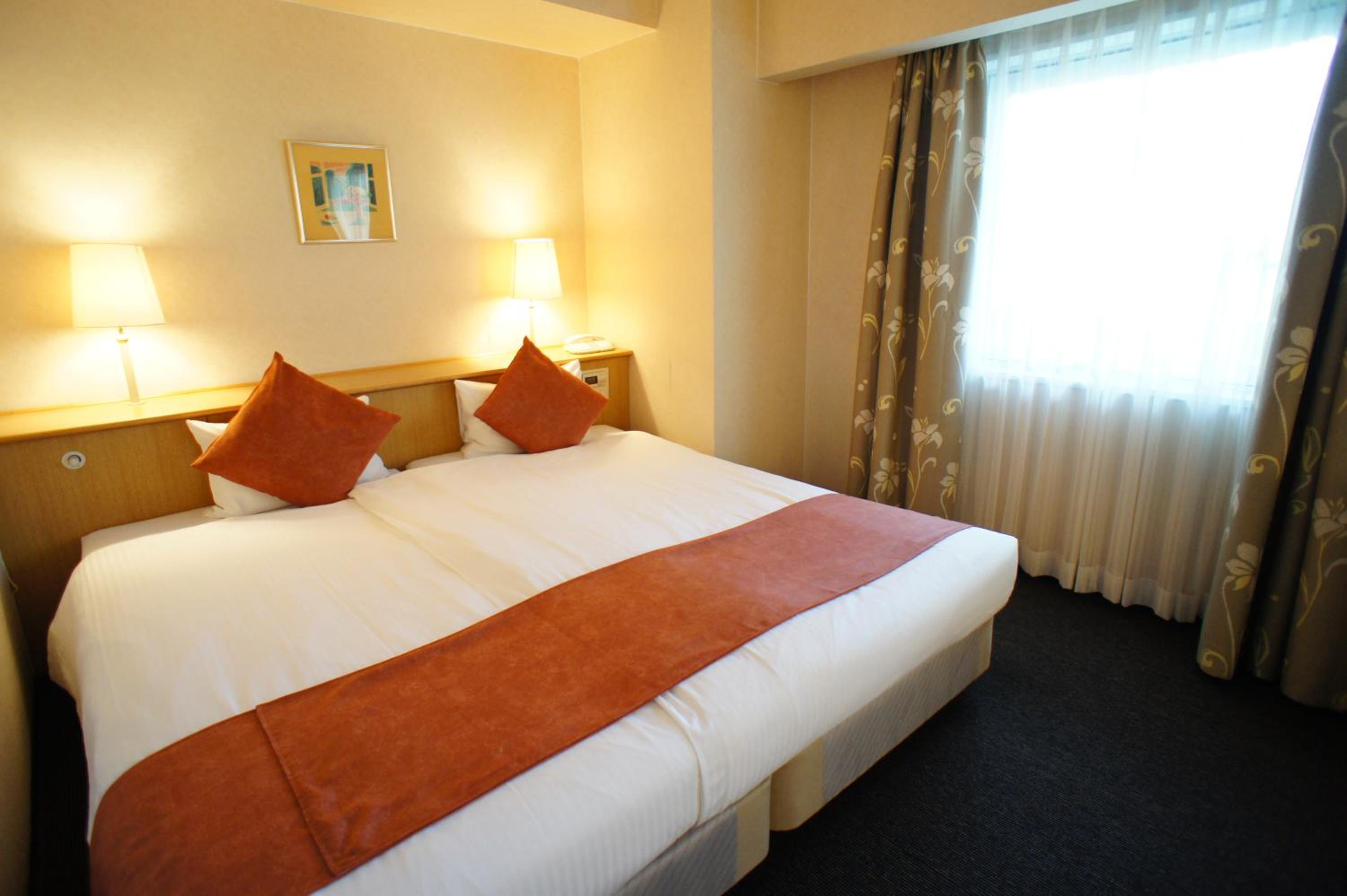 Hollywood, Twin Beds