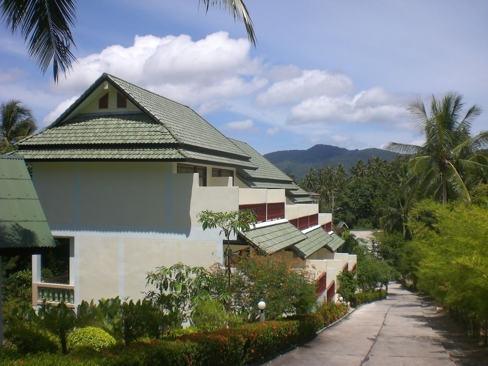 Golden Hill Resort 1/33