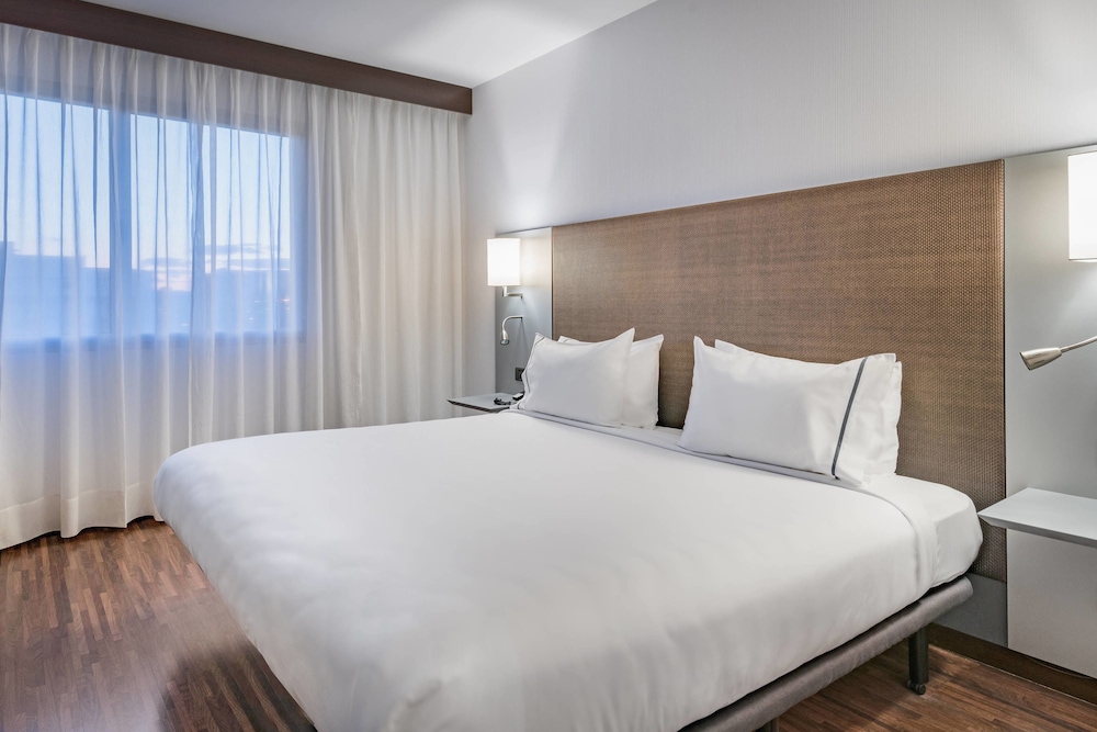 AC Hotel Alicante by Marriott 9/59