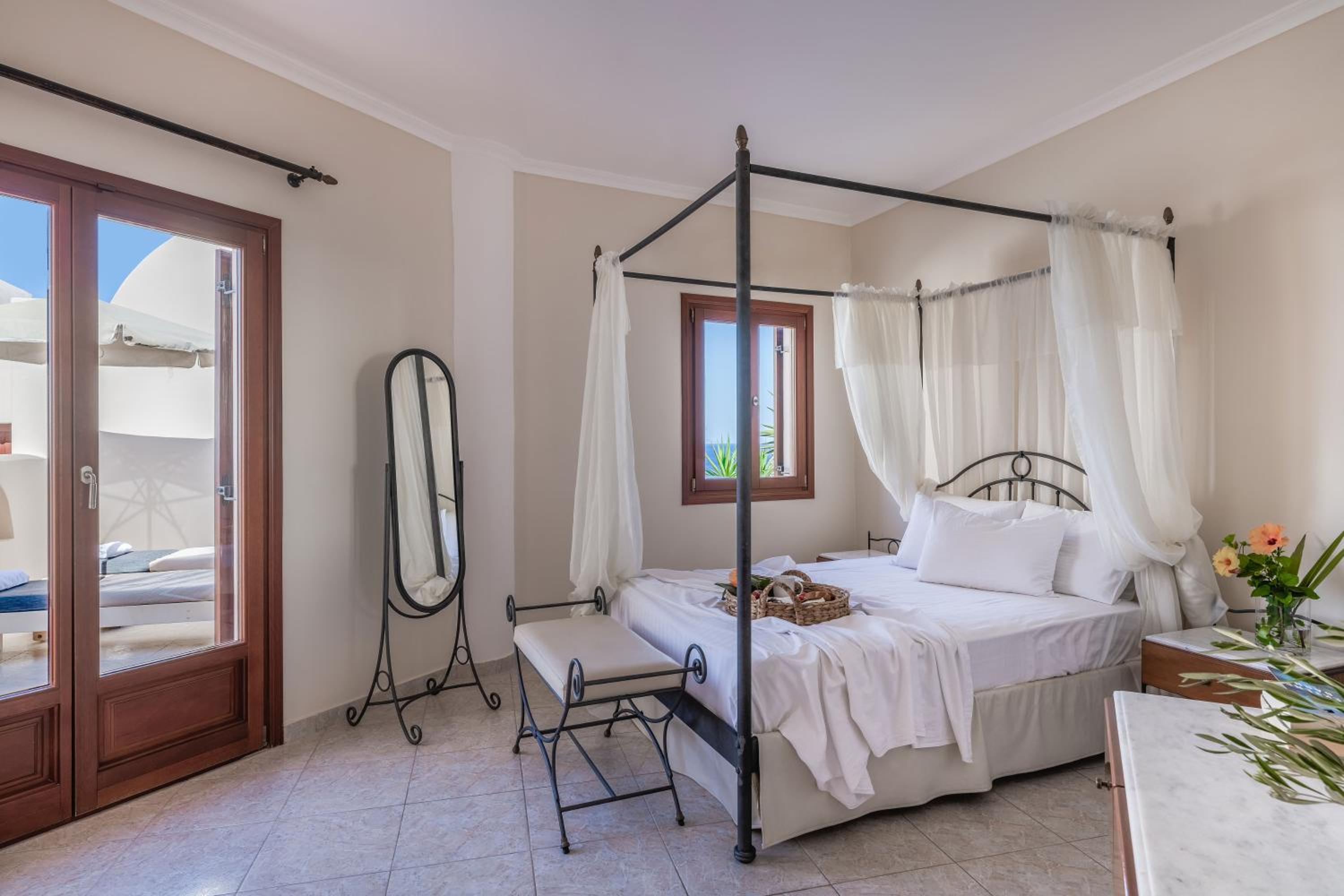 Deluxe, Double Bed, Sea View, Outdoor Jetted Tub