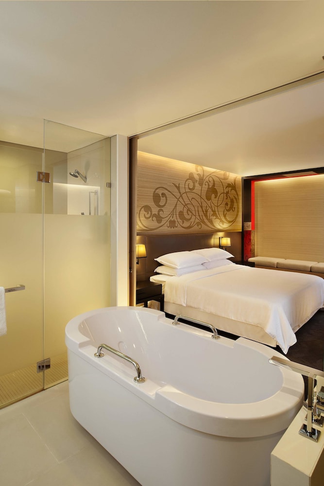 Paradox Bangkok 23/54