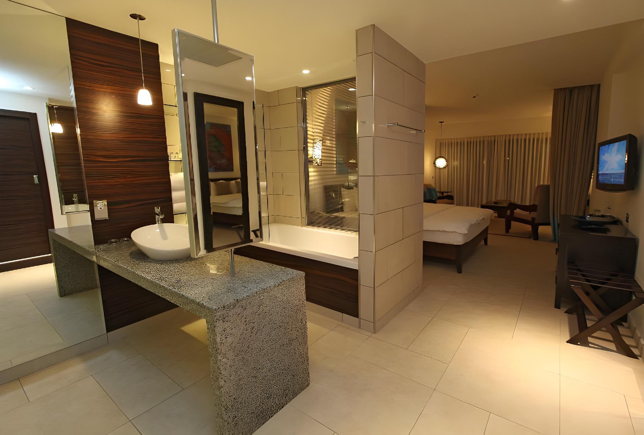 Grand, Palm, Suite, Single, Double Bed, Sofa