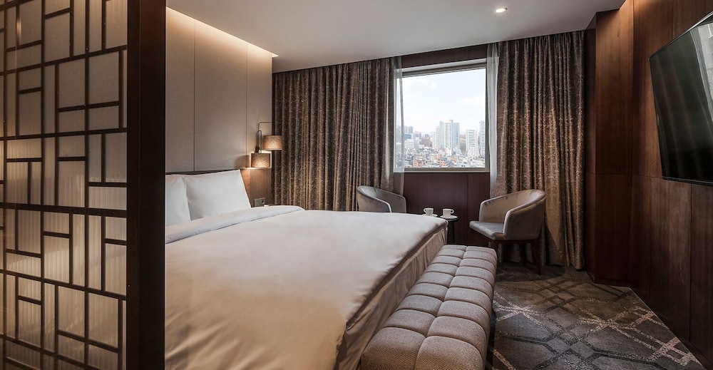 HOTEL URI& 28/60