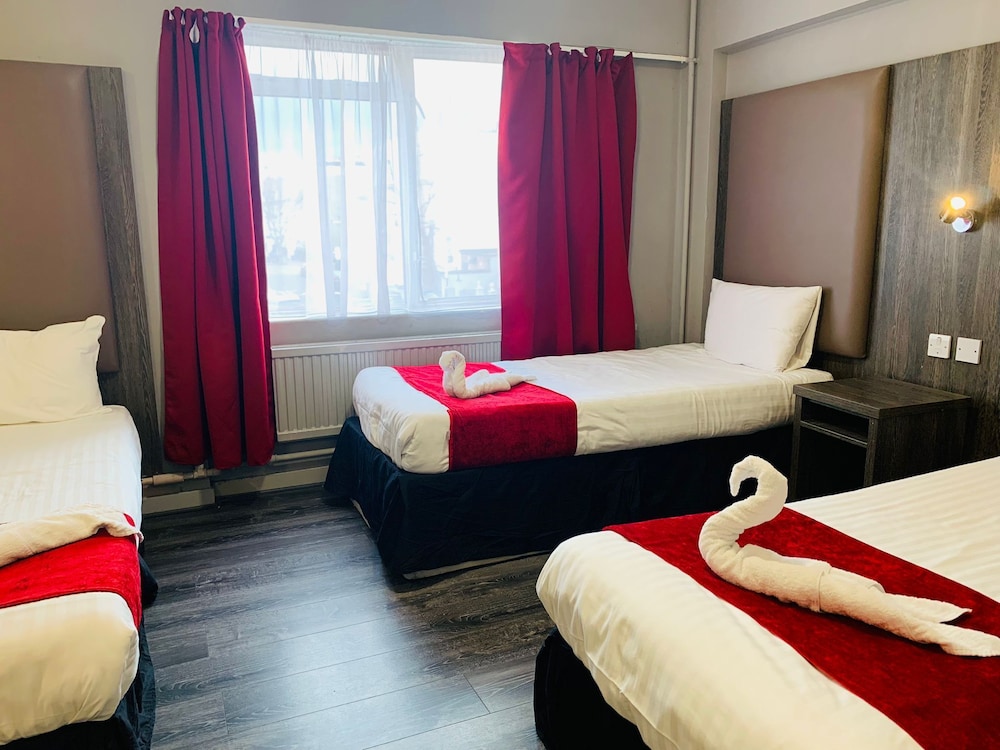 ROOM, TRIPLE