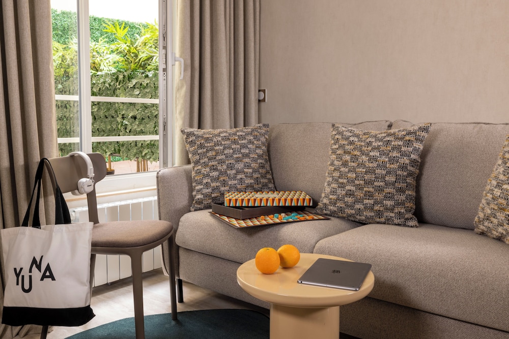 Yuna Saint-Honore - Serviced Apartments 35/50